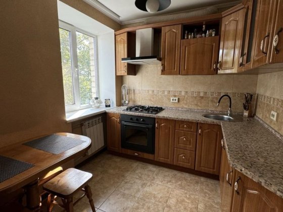 Продам затишну двокімнатну квартиру Кременчуг