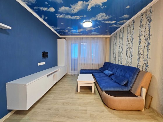 Трёхкомнатная квартира с ремонтом по ул. Владимира Великого Кривой Рог