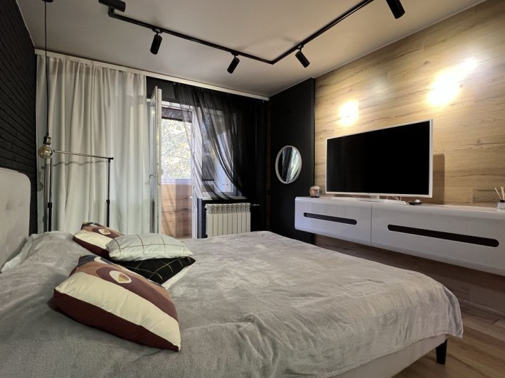 Продаж 2 кімн. 2 поверх. Вадима Гурова, Косіора, поряд АТБ - фото 1