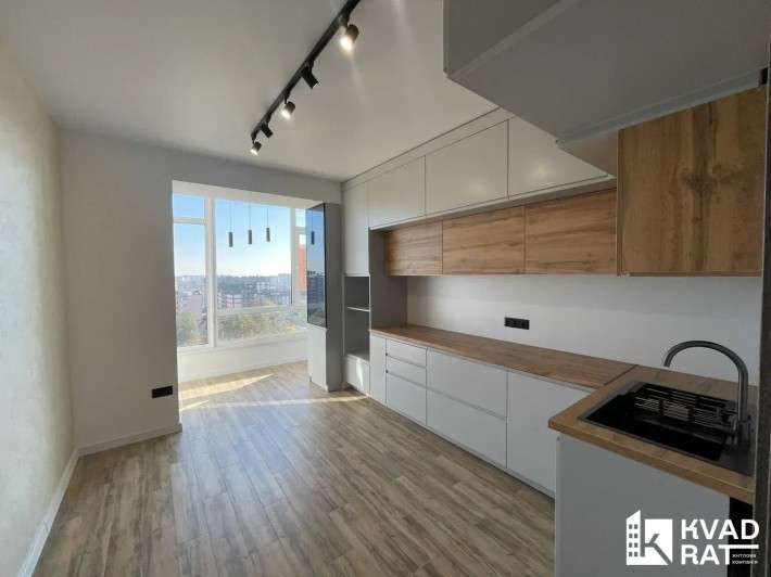 Продаж квартири біля парку в обжитій новобудові - фото 1