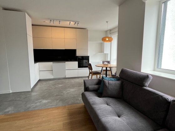 Продається шикарна трикімнатна квартира з дизайнерським ремонтом Ирпень