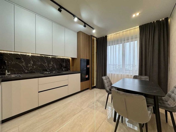 Вигідна ціна! 1 кім з меблями та технікою, з ремонтом, Каскад - фото 1