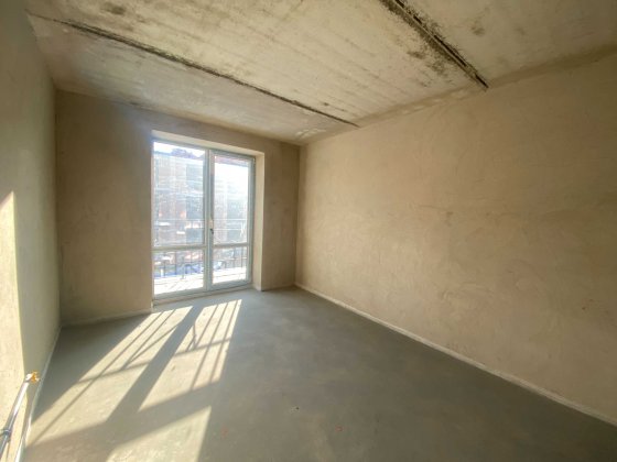 Студия на газу, с балконом! Полная цена, можно на ремонт! Торгуемся! Буча