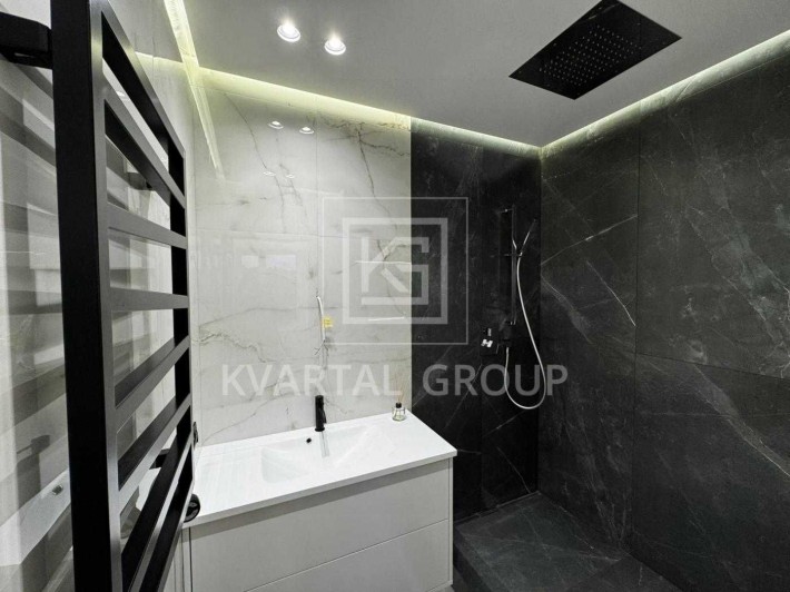 НОВА 2к квартира 60м2+ кухня вітальня 20м2. МІНІМАЛЬНЕ оформлення! - фото 1