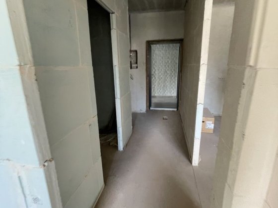 Простора однокімнатна квартира. Буча