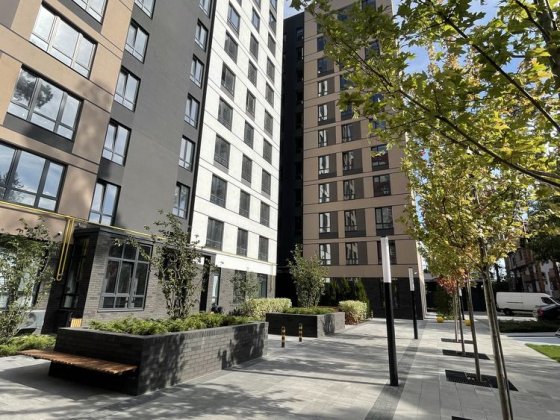 Євро 3 к квартира 73 м.кв., кухня 23 м.кв. біля Центрального парку Ірпінь