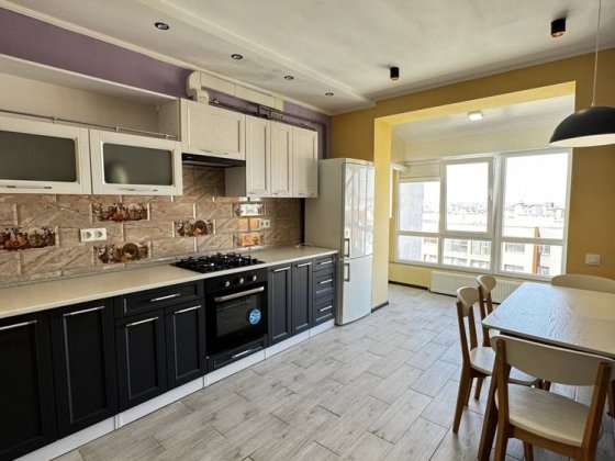 Продаж 2-кімнатної квартири поруч парку Шевченка  ,центр Ивано-Франковск