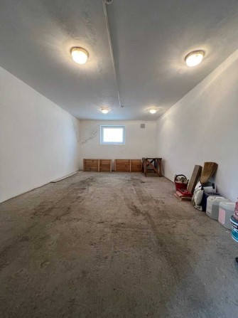 ОРЕНДА гаража, вул. Тролейбусна, 32 / електрика / вікно - фото 1