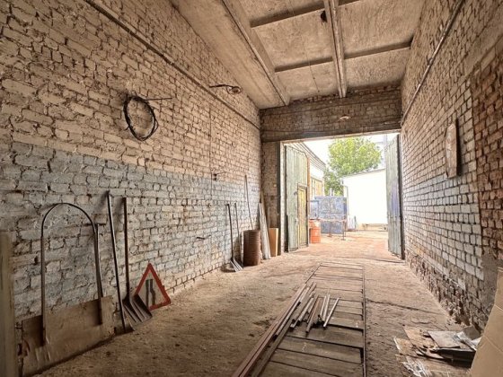 Великий гараж для буса, лодки ЦЕНТР Чернигов