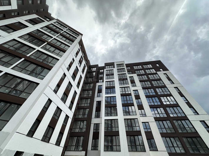 Продаж 2 кімнатної квартири БІЛЯ ОЗЕРА, ГАРНА ЦІНА, збудований будинок - фото 1