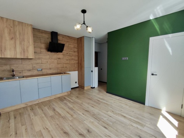 Новий дизайнерський ремонт 1 кімнатна біля парку! - фото 1