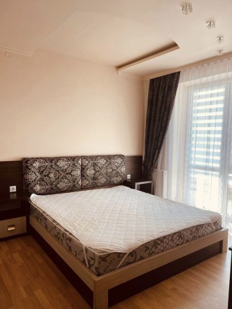 Продам простору 2 к.квартиру з балконом! - фото 1