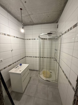 Терміново! Видова 2к в жк Версаль Парк! Частковий ремонт. - фото 1