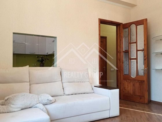 Продаж 2-к квартири біля парку, вул. М. Шимановського (сталінка) Кривой Рог