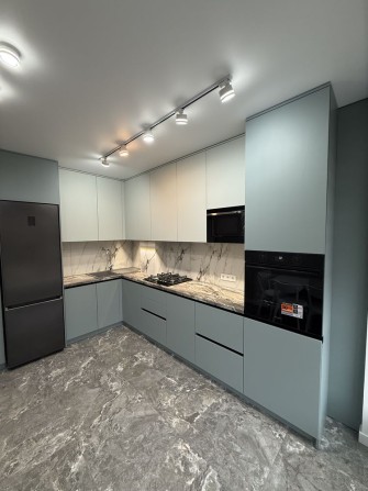 Сертифікат! Однокімнатна квартира з СУЧАСНИМ ремонтом! 7 хв. до Києва! - фото 1