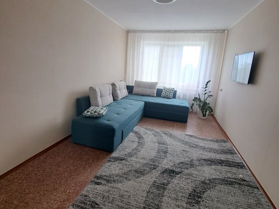 Продам 2-х комнатную квартиру,129 квартал. Покровский район Кривой Рог