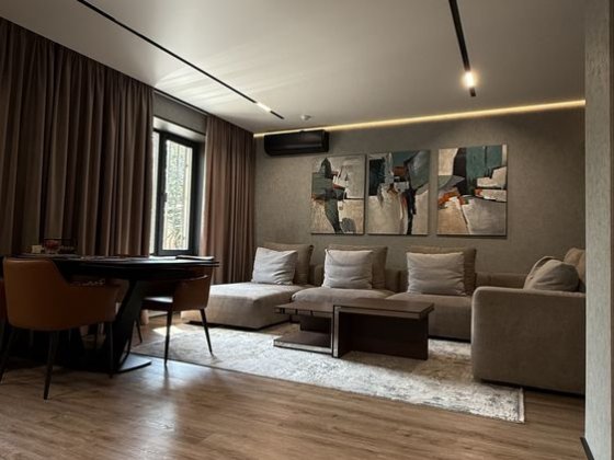 Продаю 3-х кв коммерческая 3центпально - городской рн Кривой Рог