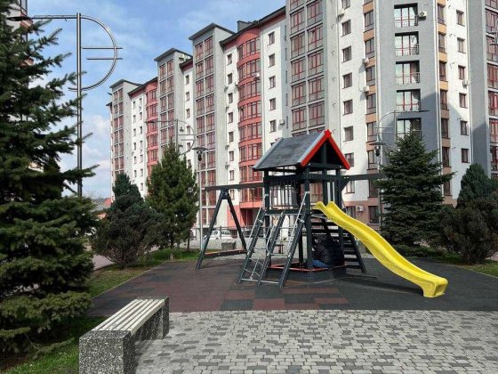 Велика квартира на Каскаді з чорновим ремонтом, можна під постанови Івано-Франківськ