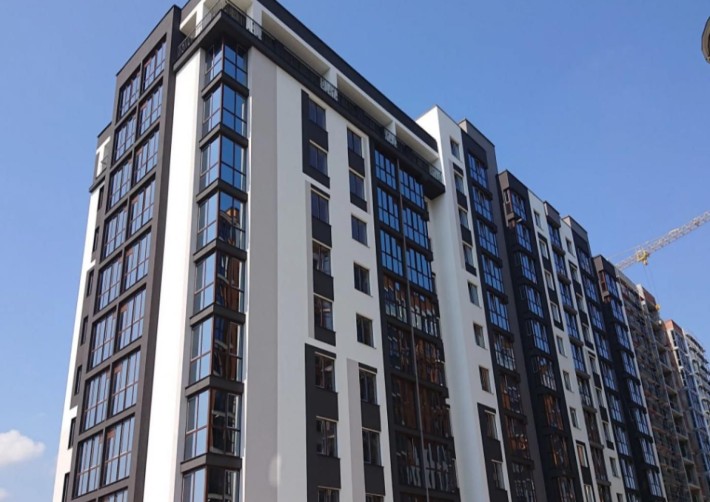 Простора трикімнатна квартира від надійного забудовника - фото 1