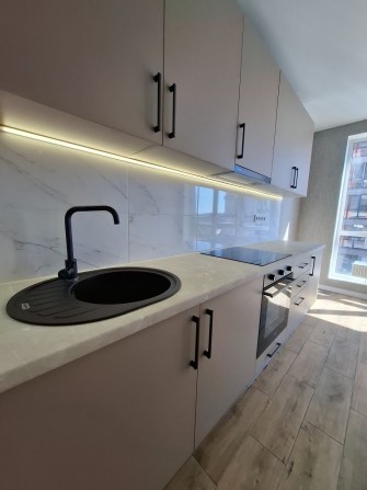 Продаю 2-к квартиру з новим ремонтом вул Університетська - фото 1