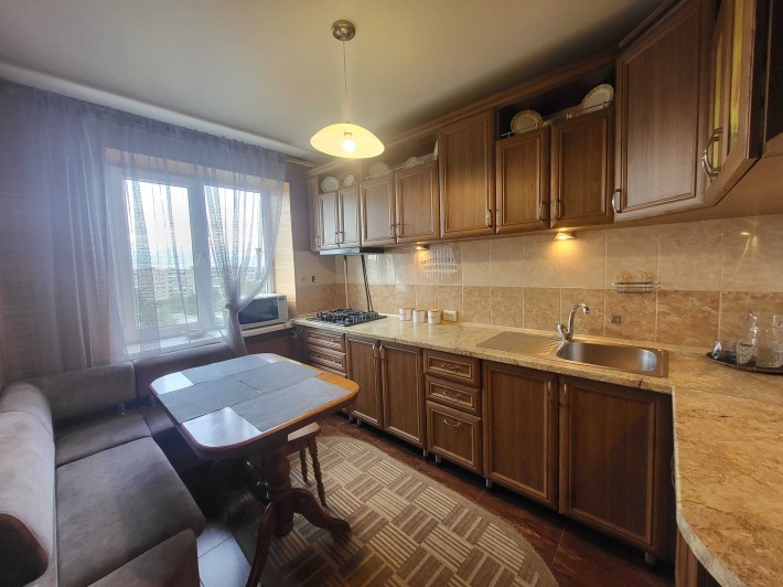 Простора  трикімнатна “чешка” на проспекті Соборності! - фото 1