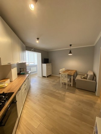 Двокімнатна квартира з якісним ремонтом навпроти Центрального парку! - фото 1