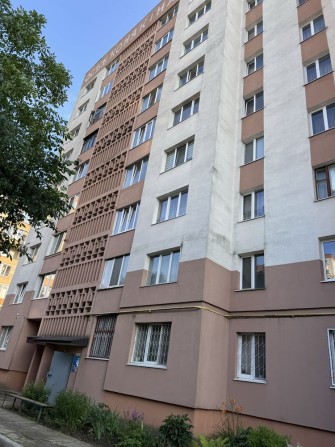 Продам 3 трьохкімнатну квартиру по вул. Конякіна - фото 1