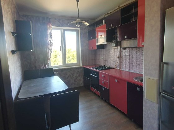 Продам 3 кімнатну квартиру на 5му Гірницькому з євроремонтом Кривой Рог