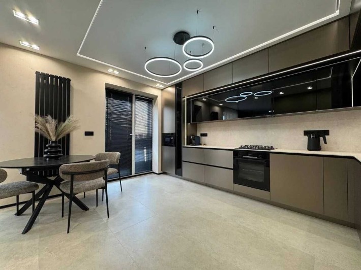 Елітна трикімнатна в найкращому ЖК України - фото 1