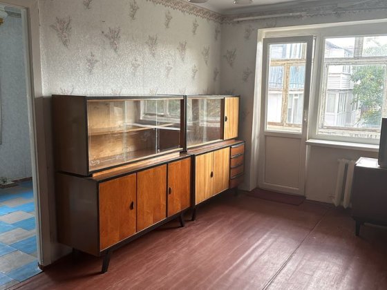 Продам 2 кім. квартиру по вул.Федора Караманца Кривой Рог