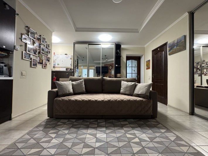 Двокімнатна з ремонтом та меблями. Газ! Сертифікат + - фото 1