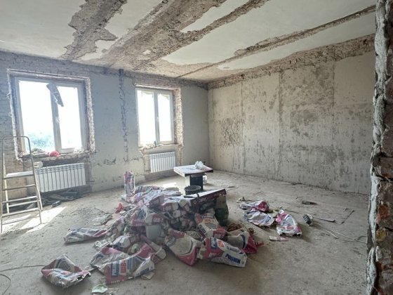 Величезна Квартира сталінка 77м2 на Пушкіна. . Кривой Рог