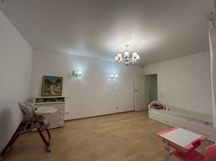 Трикімнатна квартира, Постанова, Сертифікат - фото 1