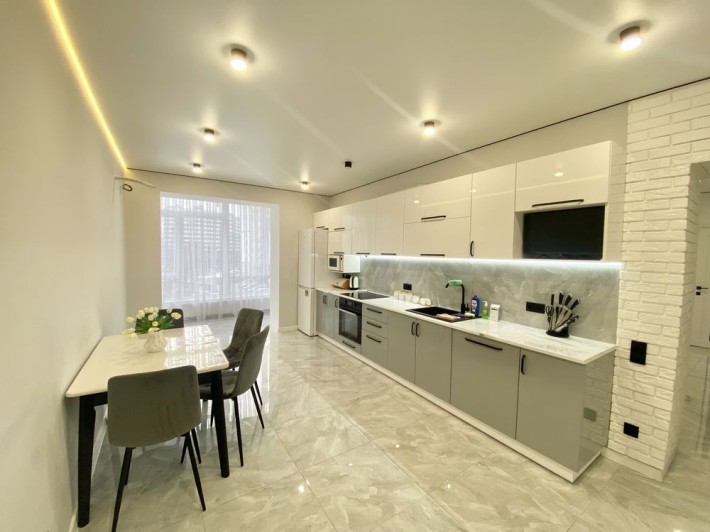 Продаж 2к. квартири. Новобудова. Кухня-Студія. Закрита територія. - фото 1