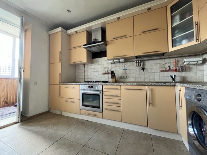 Продаж просторої 2к квартири з ремонтом в Бучі - фото 1