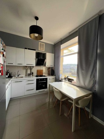 БЕЗ КОМІСІЇ! ДВОКІМНАТНА світла квартира з ремонтом. ГАЗ - фото 1