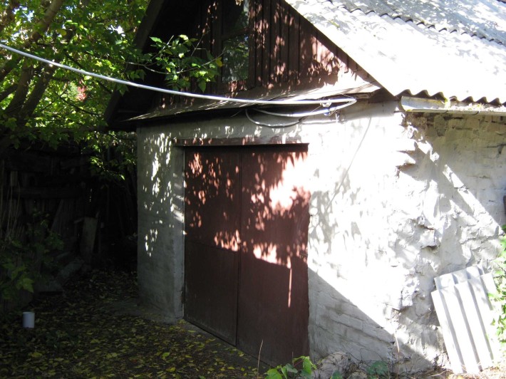 Сдам гараж кирпичный и паркоместо с ямой для 2-х авто - фото 1