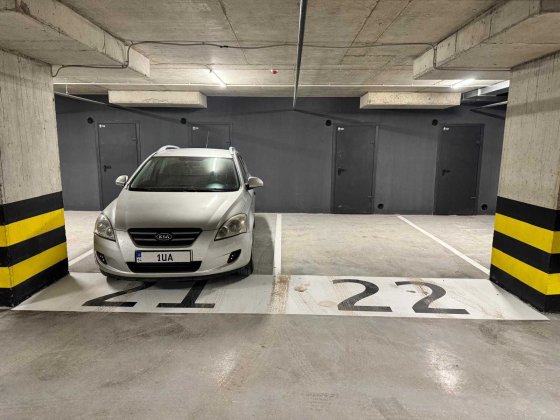 Здам  підземну парковку і кладовку  власник 3500 гр  Пасічна 150 Львів Львов