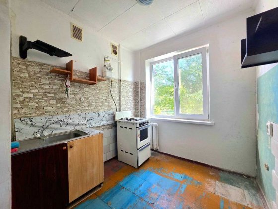 4-кімнатна з КЛАСНОЮ локацією (по Космонавтів) Кривий Ріг