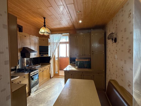 Продам Квартиру . Кривой Рог