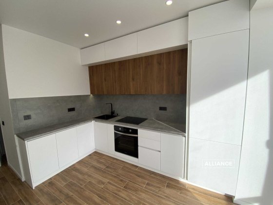 Квартира з ремонтом, кухонними меблями та технікою Ивано-Франковск