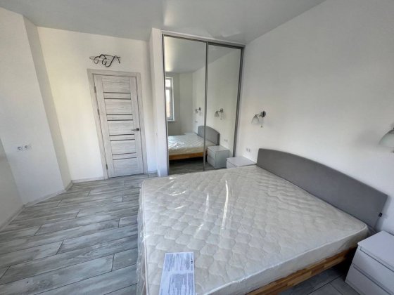 Гарна двокімнатна квартира з новим ремонтом в гарній локації Ирпень