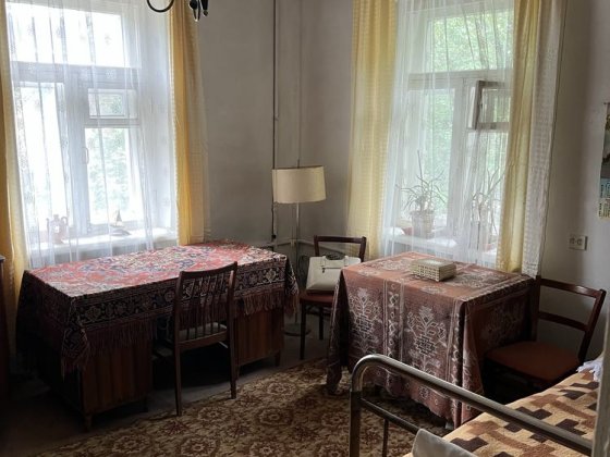 Продам 3-х кімнатну  Сталінку на Севгоке Кривой Рог