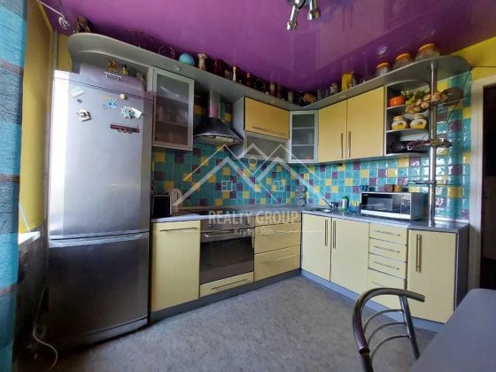 Продаж 3к з меблями та технікою у ЦМ р-ні по вул.Свято-Миколаївській Кривой Рог