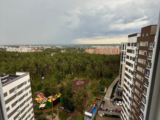 Продаж видової однокімнатної квартири з новим ремонтом в Централ.Парку Ирпень