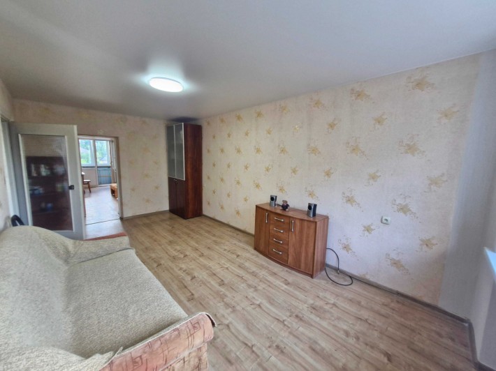 Терміновий продаж просторої  2к квартири  з меблями та технікою - фото 1