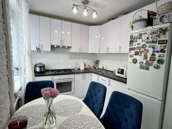 Продається 3-кімнатна квартира з ремонтом, район Промінь Луцк