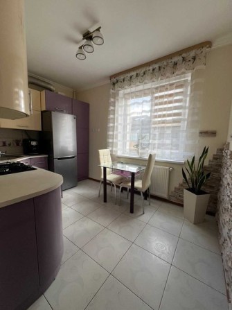 Продам велику квартиру з РЕМОНТОМ! Ірпінь! Центр! - фото 1