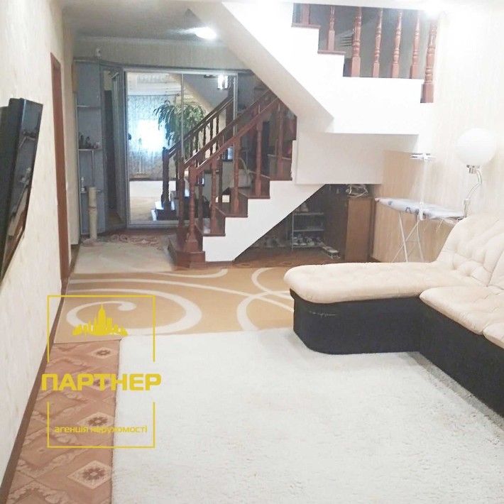 Продам  видову трикімнатну  квартиру  із   ремонтом     у  Кременчуці - фото 1