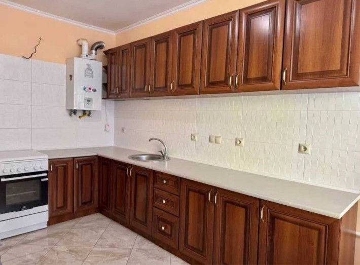 Євро 2к квартира з великою лоджією та газом в розвиненому районі міста - фото 1